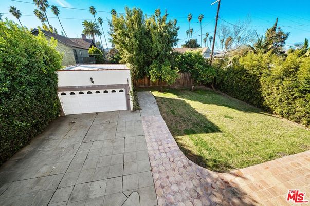 Backyard, Detached Garage, Exterior
