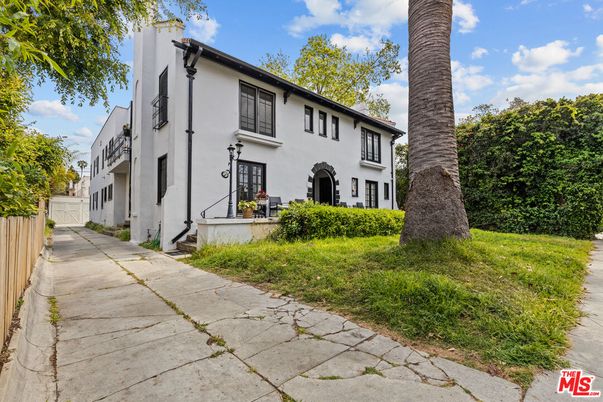 Backyard, Exterior, Facade, French Provincial