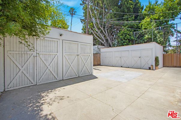 Detached Garage, Exterior