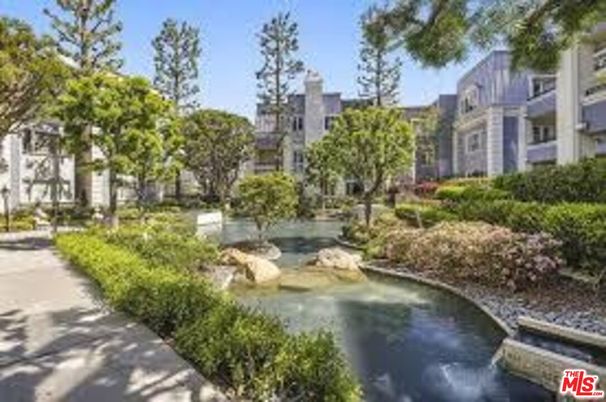 Backyard, Exterior, Lake