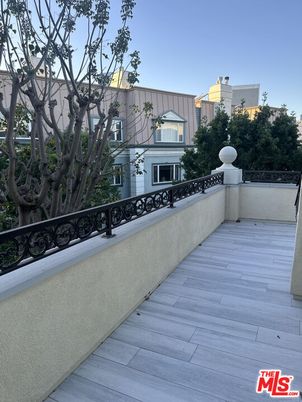 Exterior, Wood Texture Flooring