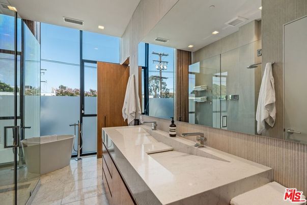 Bathroom, Dual Sink Vanities, Free Standing Baths, Glass Shower, Interior, Recessed Lighting