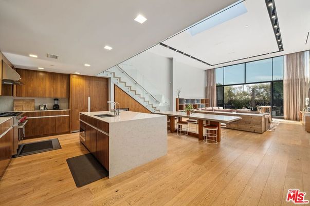 Dining room, Interior, Kitchen, Recessed Lighting, Wood Texture Flooring