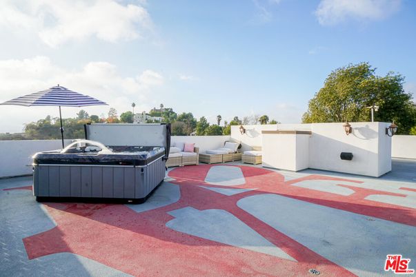 Exterior, Hot Tub