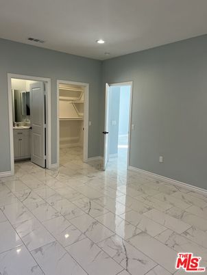 Empty room, Interior, Marble, Recessed Lighting