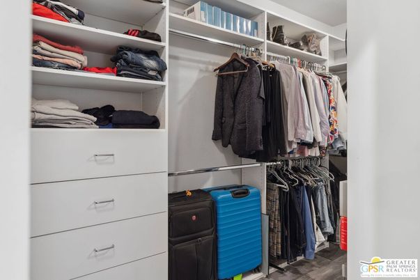 Interior, Walk-in Closets