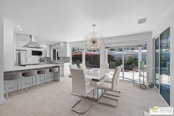 Dining room, Interior, Kitchen, Pendant Lights, Recessed Lighting, Stainless Steel Appliances