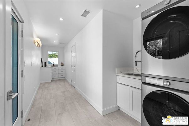 Interior, Recessed Lighting, Utility Closets, Washer