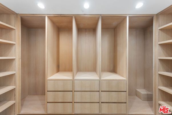 Interior, Recessed Lighting, Walk-in Closets