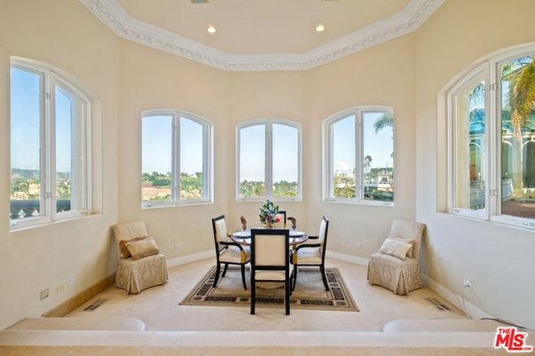 Dining room, Interior, Recessed Lighting