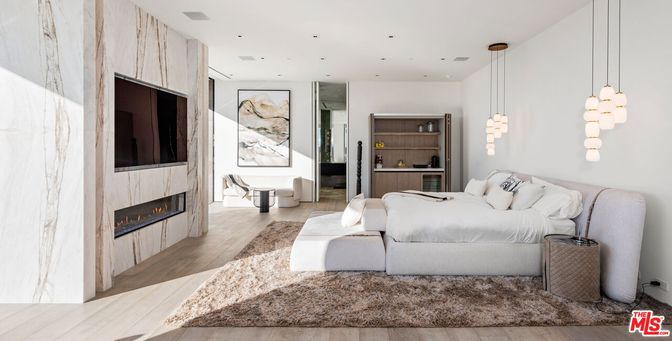 Bedroom, Fireplace, Interior, Pendant Lights, Recessed Lighting, Wood Texture Flooring