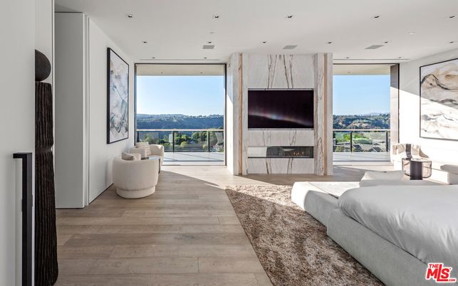 Bedroom, Fireplace, Interior, Recessed Lighting, Wood Texture Flooring