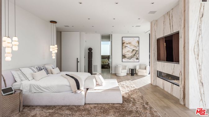 Bedroom, Fireplace, Interior, Pendant Lights, Recessed Lighting, Wood Texture Flooring
