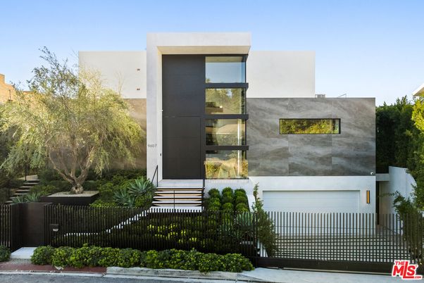 Attached, Exterior, Facade, Modern