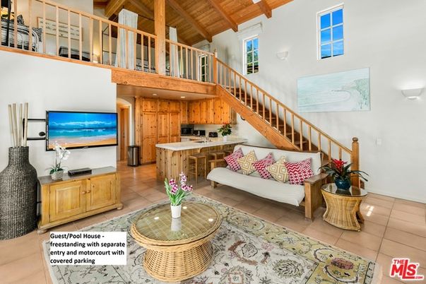 Interior, Kitchen, Living room, Recessed Lighting, Wooden Beams, Wooden Ceilings