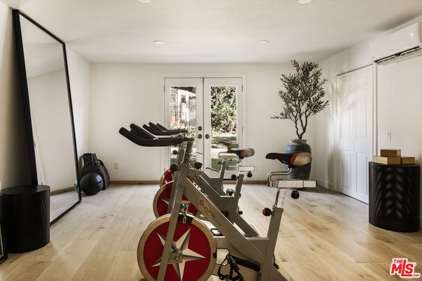 Fitness Equipment, Interior, Recessed Lighting, Wood Texture Flooring