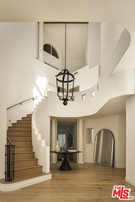 Interior, Pendant Lights, Wood Texture Flooring