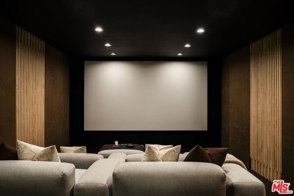 Interior, Projection Screen, Recessed Lighting, Theatre Room