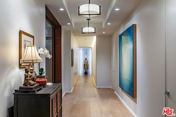 Interior, Pendant Lights, Recessed Lighting, Wood Texture Flooring