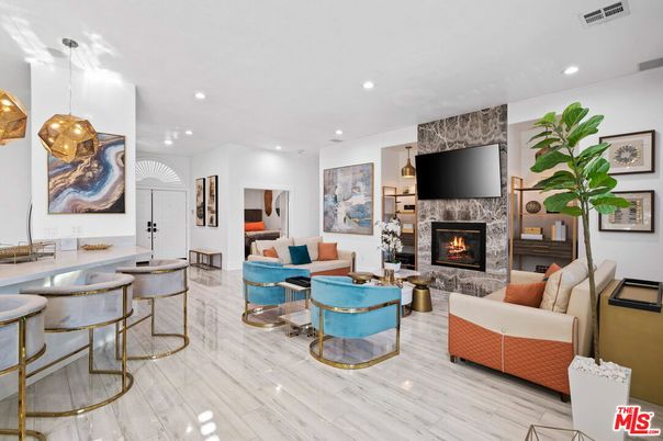 Fireplace, Interior, Living room, Pendant Lights, Recessed Lighting, Wood Texture Flooring