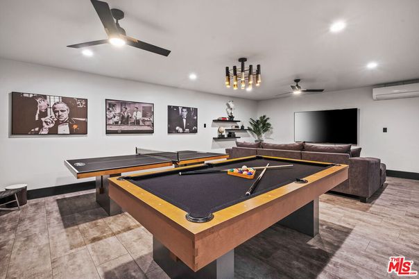Billiard Table, Game Room, Interior, Recessed Lighting