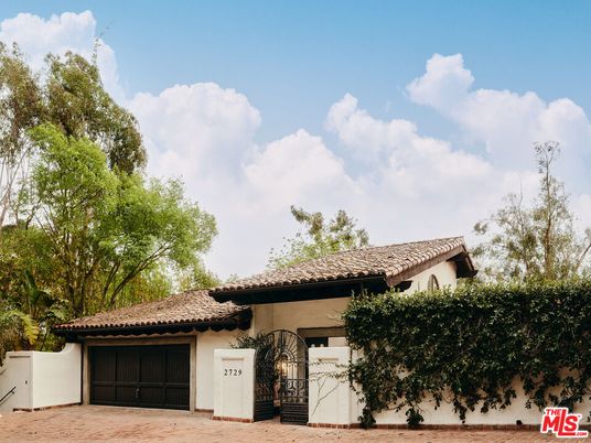 Attached, Exterior, Facade, Spanish Mediterranean