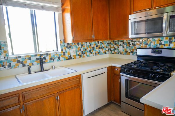 Interior, Kitchen, Stainless Steel Appliances, Wood Texture Flooring