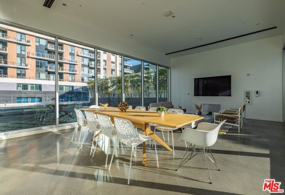 Dining room, Interior, Recessed Lighting