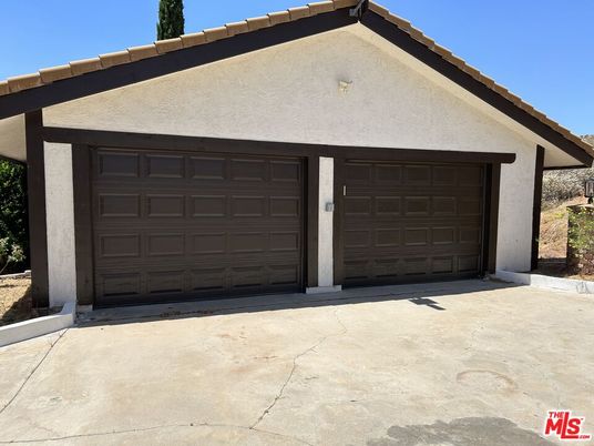 Detached Garage, Exterior