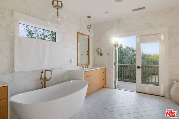 Bathroom, Free Standing Baths, Interior, Marble Walls, Pendant Lights, Wood Texture Flooring