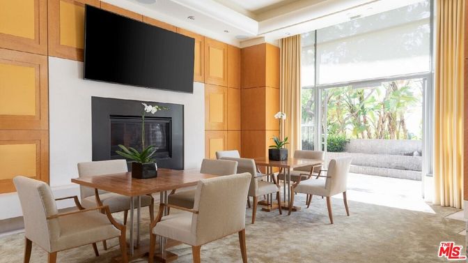Dining room, Fireplace, Interior