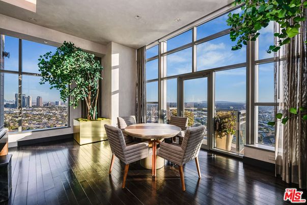 Dining room, Interior, Sun Room, Wood Texture Flooring