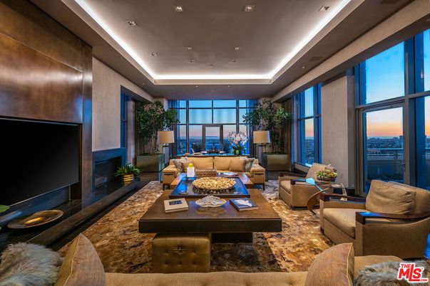 Fireplace, Interior, Living room, Recessed Lighting