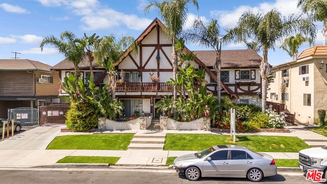 Exterior, Facade, Tudor Revival
