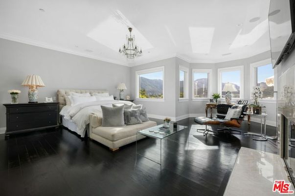 Bedroom, Chandelier, Interior, Living room, Wood Texture Flooring
