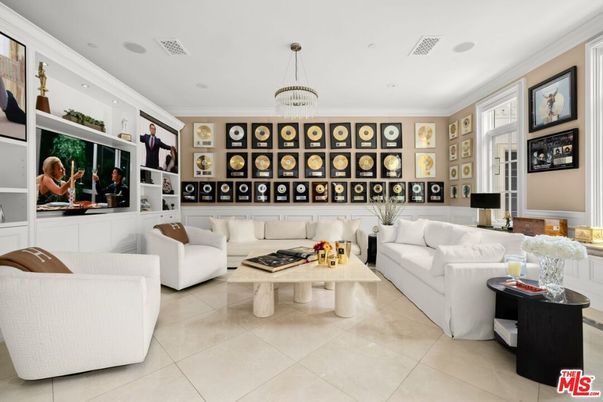 Interior, Living room, Pendant Lights, Recessed Lighting