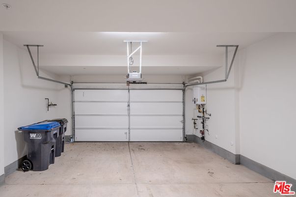 Garage, Interior