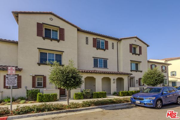 Exterior, Facade, Mediterranean
