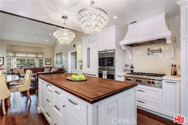 Chandelier, Dining room, Interior, Kitchen, Living room, Recessed Lighting, Stainless Steel Appliances, Wood Texture Flooring