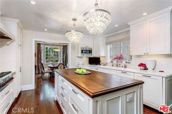 Chandelier, Dining room, Interior, Kitchen, Recessed Lighting, Stainless Steel Appliances, Wood Texture Flooring