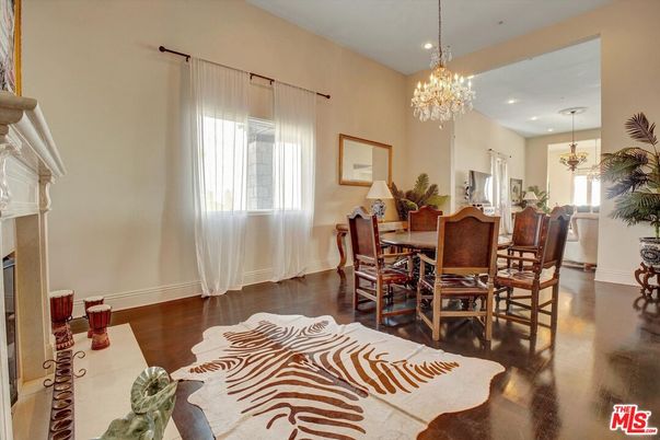 Chandelier, Dining room, Interior, Recessed Lighting, Wood Texture Flooring