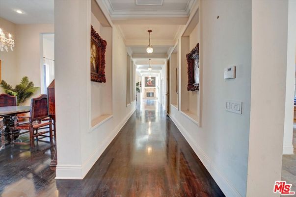 Dining room, Interior, Pendant Lights, Recessed Lighting, Wood Texture Flooring
