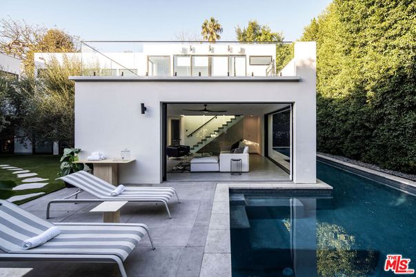 Exterior, Pool