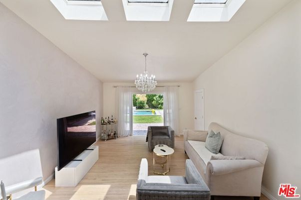 Chandelier, Interior, Living room, Wood Texture Flooring