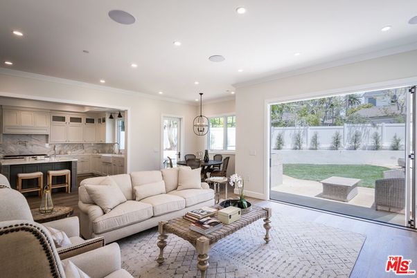 Dining room, Interior, Kitchen, Living room, Marble Walls, Pendant Lights, Recessed Lighting, Wood Texture Flooring