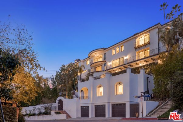 Attached, Exterior, Facade, Spanish Mediterranean