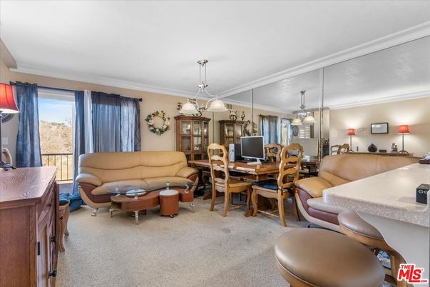 Dining room, Interior, Living room, Pendant Lights