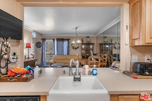 Dining room, Interior, Living room, Pendant Lights