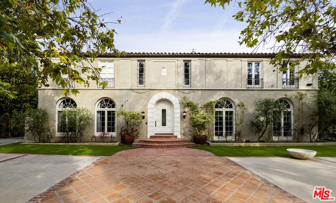 Backyard, Exterior, Facade, Mediterranean