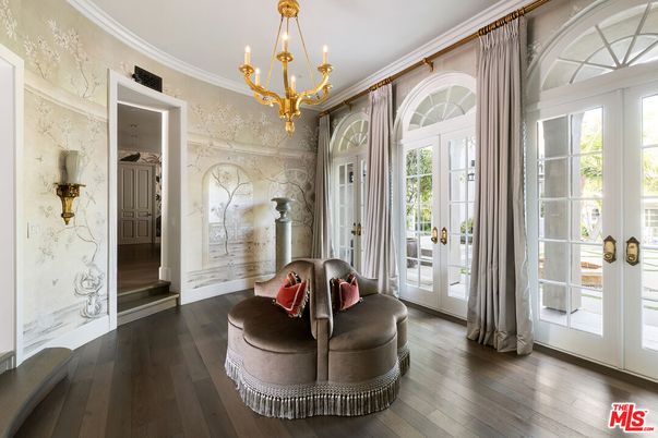 Chandelier, Interior, Wood Texture Flooring